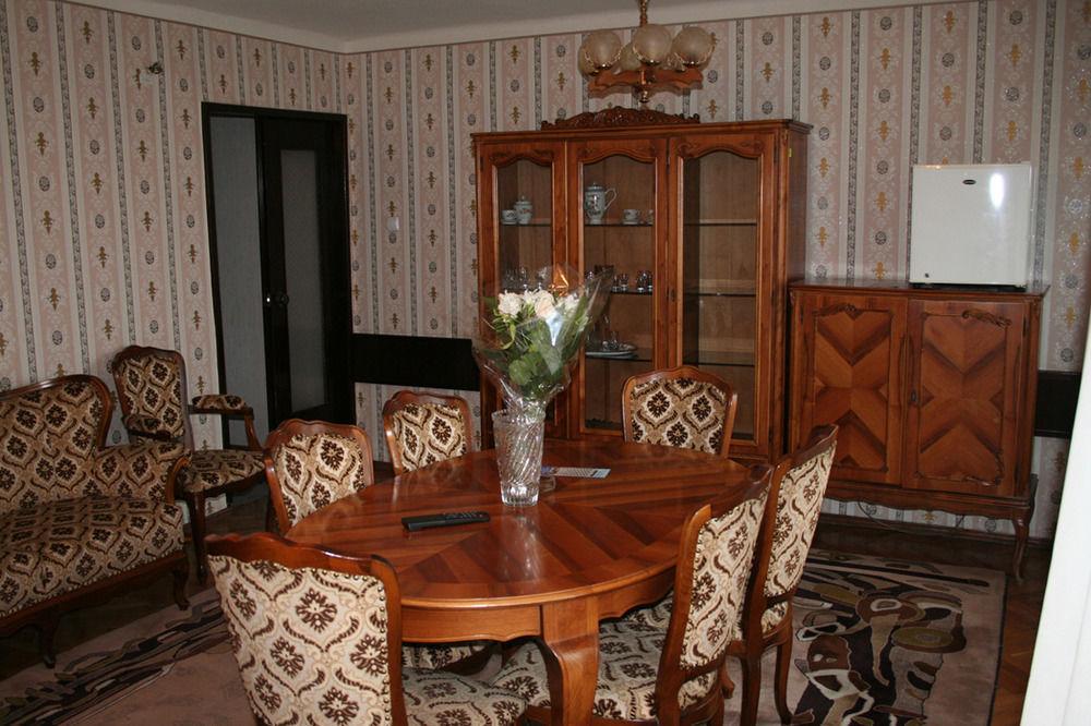 Cosmos Hotel تشيسيناو المظهر الخارجي الصورة